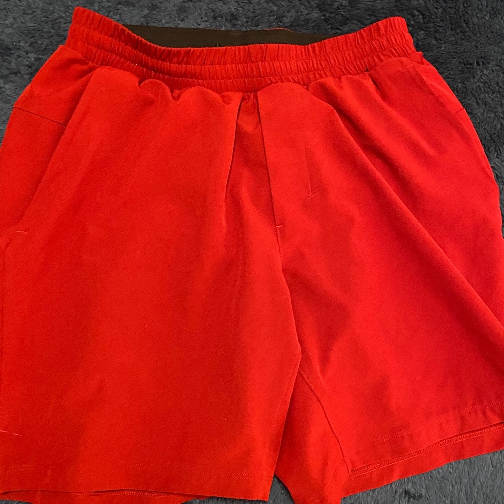 Lululemon 7 inch pace breaker shorts. New w/o tags. Size small.